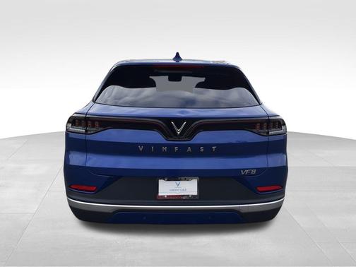 2025 VinFast VF 8 Eco