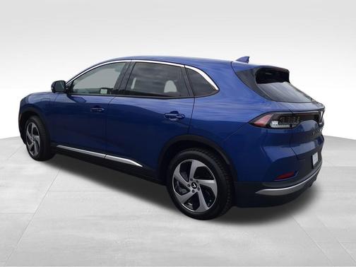 2025 VinFast VF 8 Eco