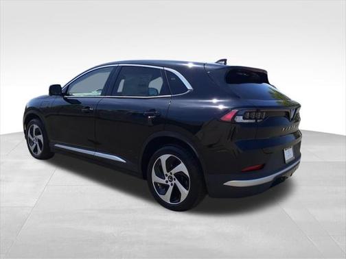 2025 VinFast VF 8 Eco