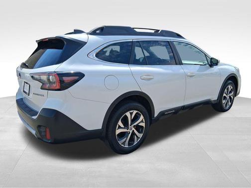 Crystal White Pearl 2020 Subaru Outback Limited