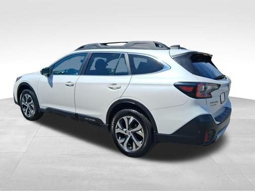 Crystal White Pearl 2020 Subaru Outback Limited