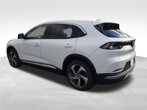 2025 VinFast VF 8 Eco