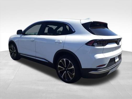 2025 VinFast VF 8 Plus