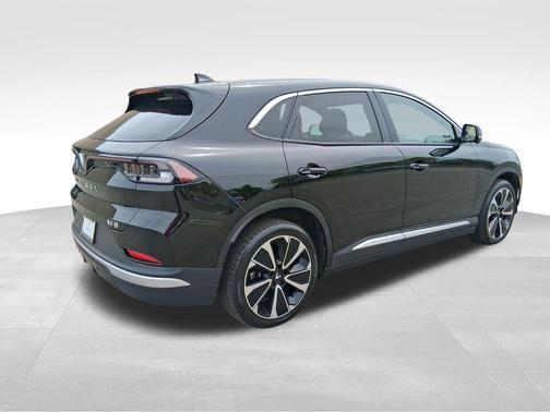 Jet Black 2025 VinFast VF 8 Plus