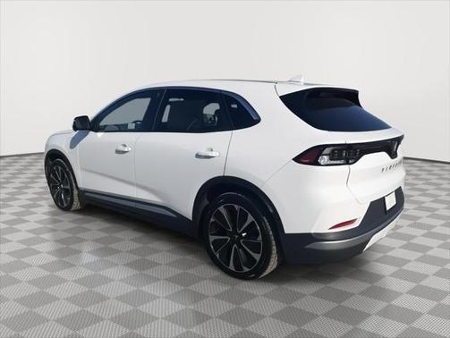 2025 VinFast VF 8 Plus