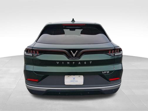 2025 VinFast VF 8 Eco
