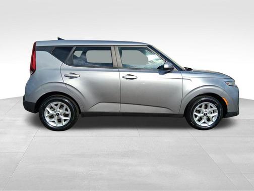 Steel Gray 2022 Kia Soul LX
