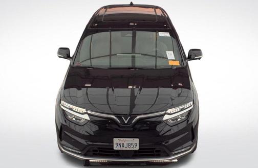 Jet Black 2023 VinFast VF 8 Plus