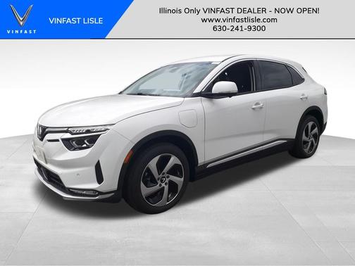 2025 VinFast VF 8 Eco