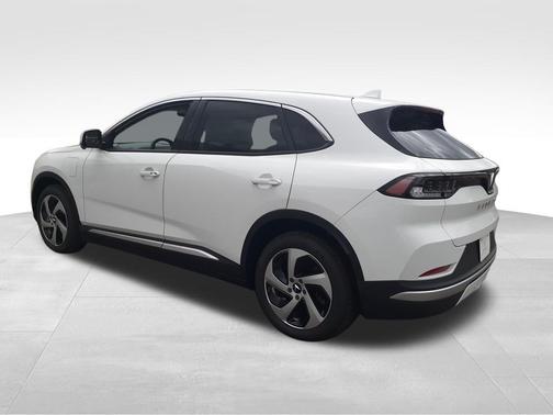 2025 VinFast VF 8 Eco