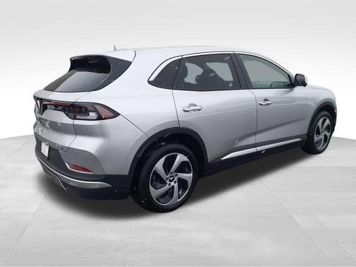 2025 VinFast VF 8 Eco