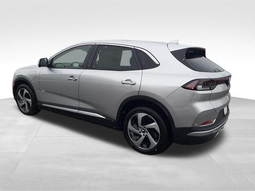 2025 VinFast VF 8 Eco