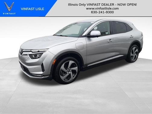 2025 VinFast VF 8 Eco