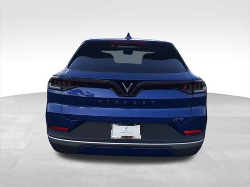 2025 VinFast VF 8 Eco