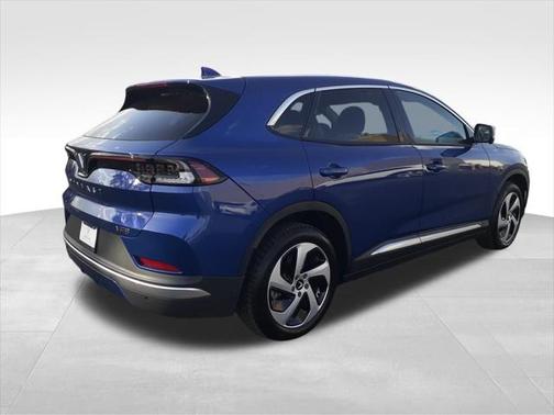 2025 VinFast VF 8 Eco