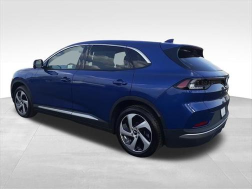 2025 VinFast VF 8 Eco