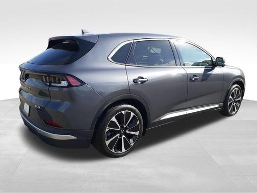 2023 VinFast VF 8 Plus