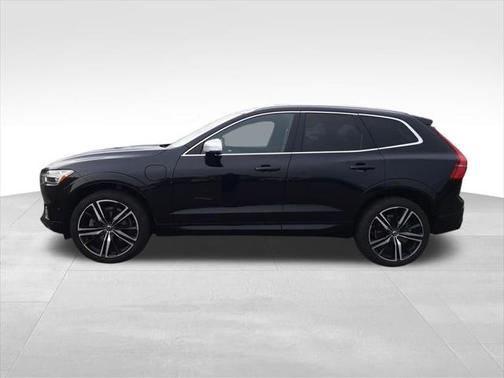 2019 Volvo XC60 Recharge Plug-In Hybrid T8 R-Design