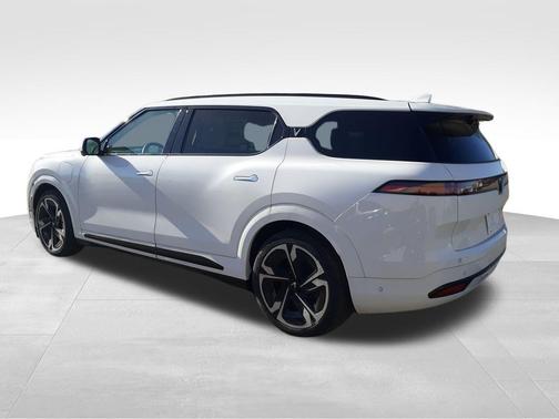 2024 VinFast VF 9 Plus