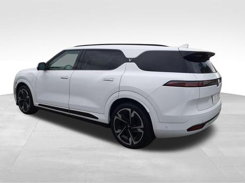 2024 VinFast VF 9 Plus