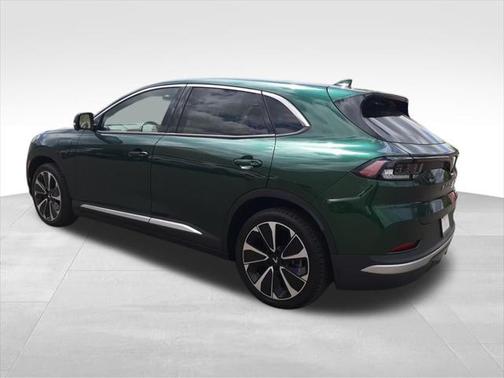 2025 VinFast VF 8 Plus