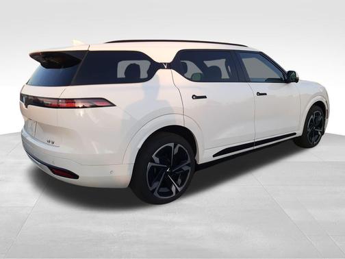 2024 VinFast VF 9 Plus