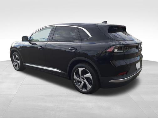 2025 VinFast VF 8 Eco