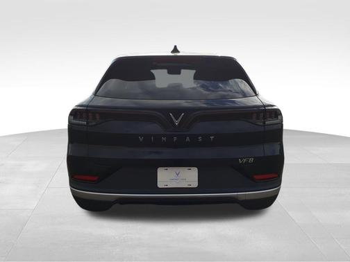 2025 VinFast VF 8 Eco