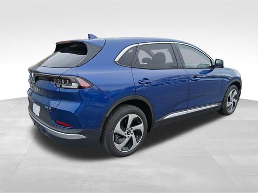 2025 VinFast VF 8 Eco