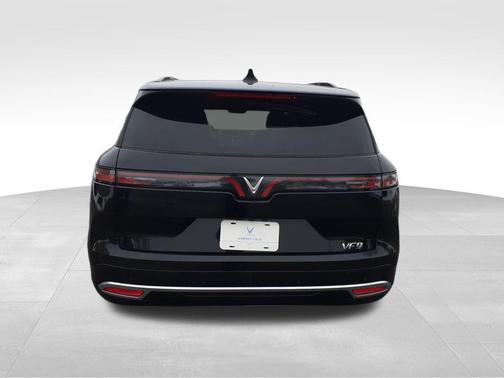 2024 VinFast VF 9 Plus