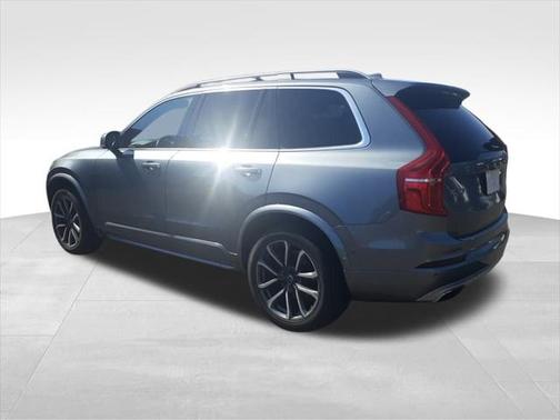 2018 Volvo XC90 T6 Momentum