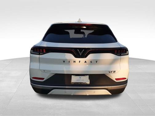 2025 VinFast VF 8 Plus