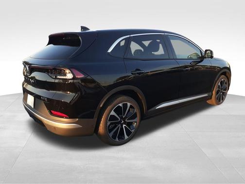 2025 VinFast VF 8 Plus