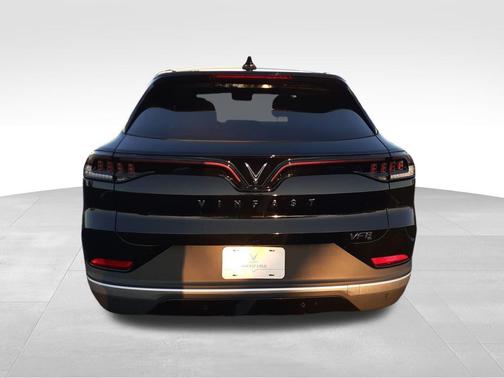 2025 VinFast VF 8 Plus