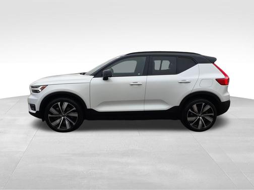 2021 Volvo XC40 Recharge Pure Electric P8