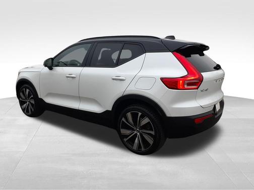 2021 Volvo XC40 Recharge Pure Electric P8
