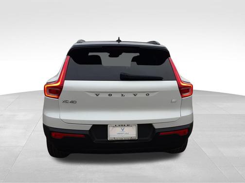 2021 Volvo XC40 Recharge Pure Electric P8