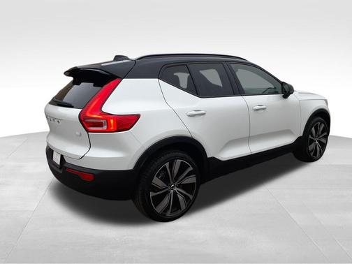 2021 Volvo XC40 Recharge Pure Electric P8