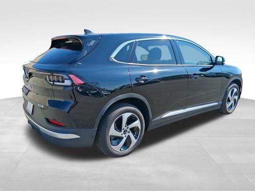 Jet Black 2025 VinFast VF 8 Eco