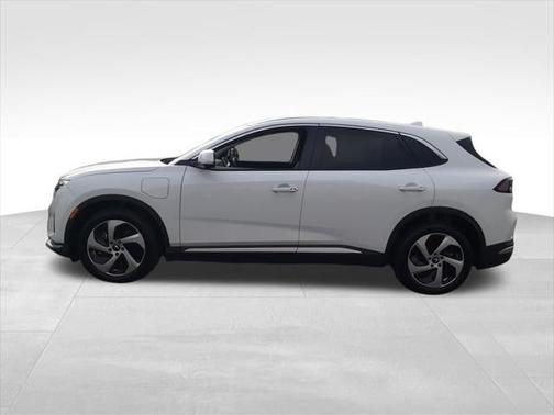 2025 VinFast VF 8 Eco