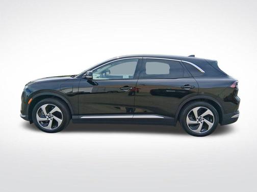 Jet Black 2023 VinFast VF 8 Eco