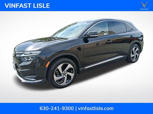 Jet Black 2023 VinFast VF 8 Eco