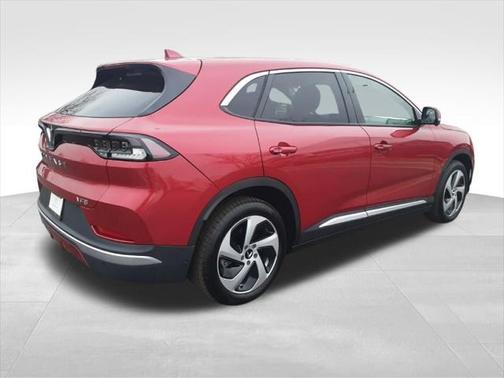 2025 VinFast VF 8 Eco
