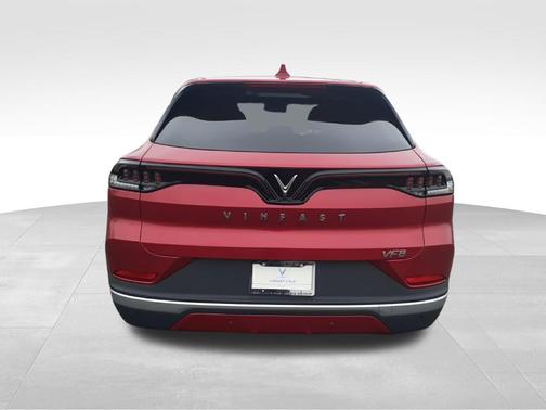 2025 VinFast VF 8 Eco