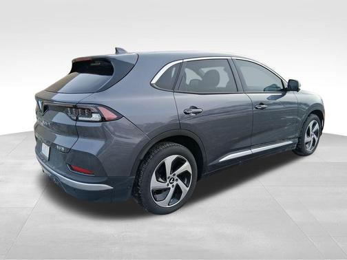 2025 VinFast VF 8 Eco