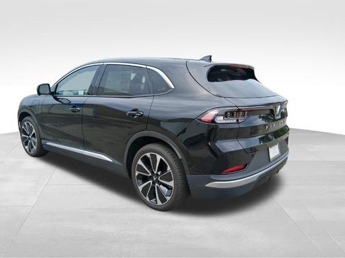 Jet Black 2025 VinFast VF 8 Plus