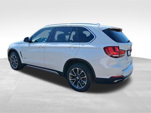 White Metallic 2018 BMW X5 xDrive35i