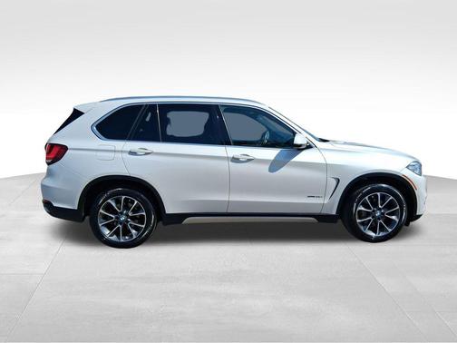 White Metallic 2018 BMW X5 xDrive35i