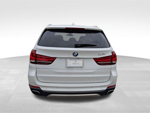 White Metallic 2018 BMW X5 xDrive35i