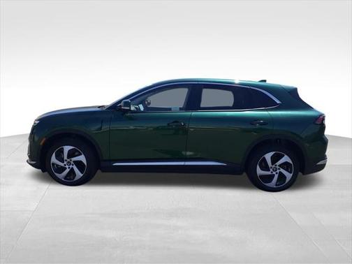2025 VinFast VF 8 Eco
